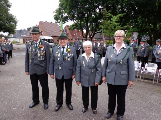 Ehrungen für 40 Jahre Mitgliedschaft: Helmut Quarthamer, Hartmut Schneider, Gerda Holte und Claudia Jüchter