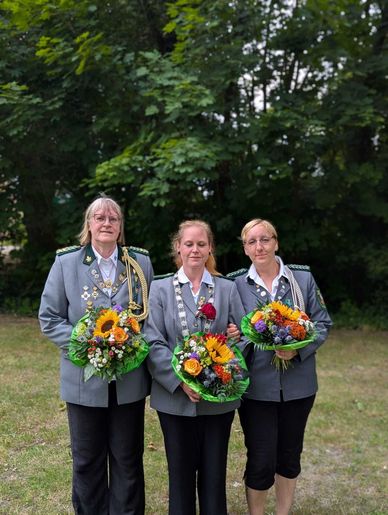 Die Königin und ihre Adjutantinnen